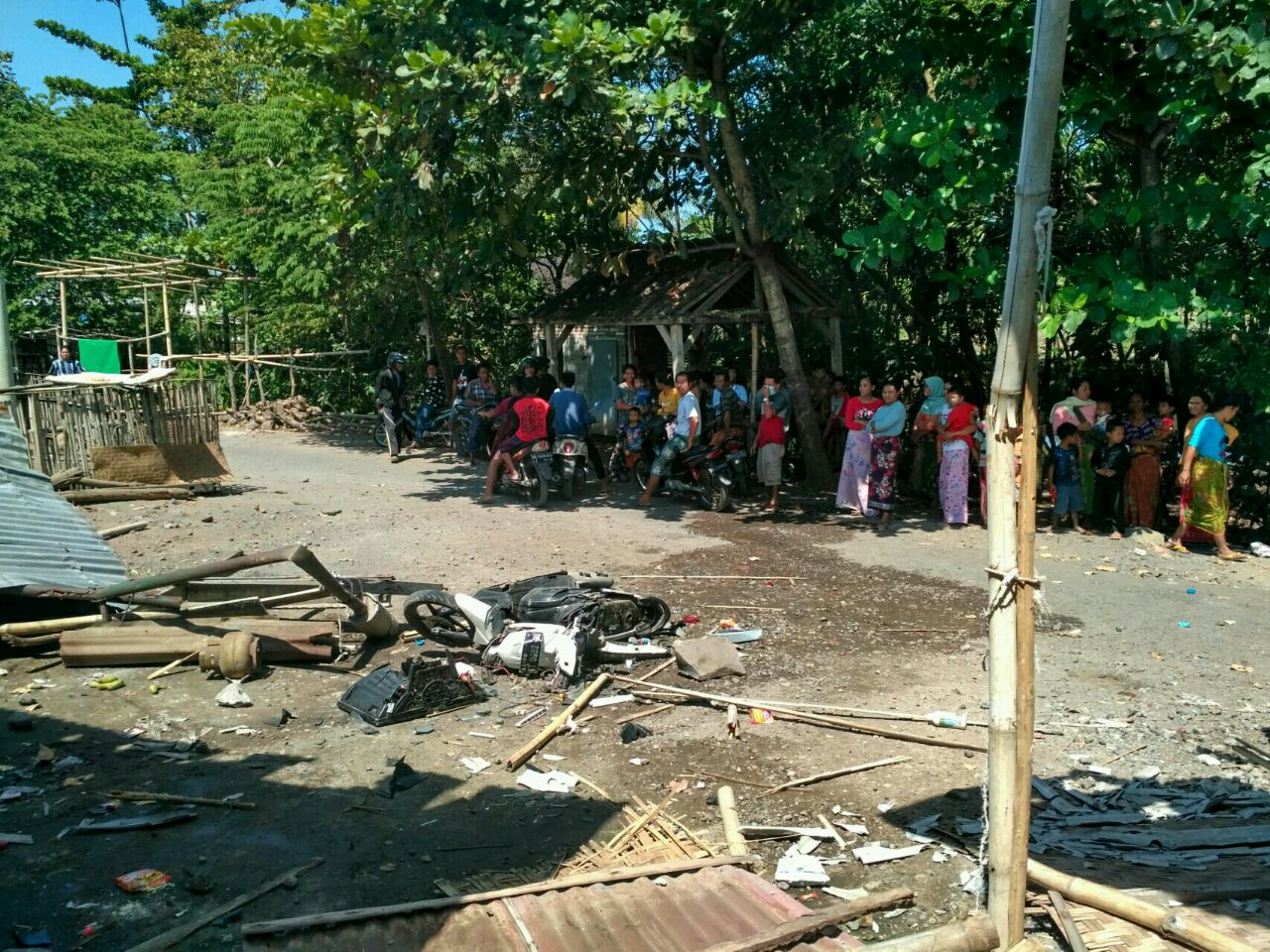 印尼 艾哈迈迪耶社区 被袭击