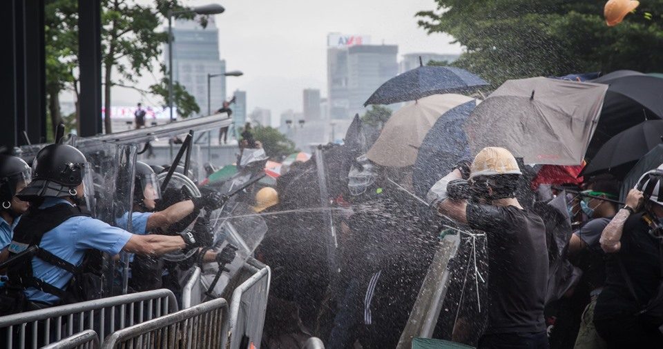 hong kong police violence