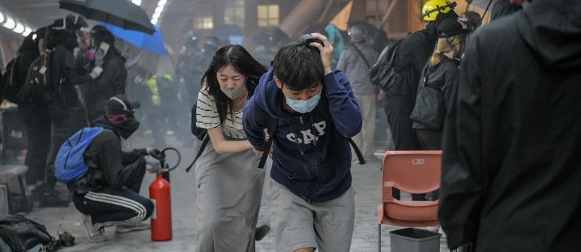 hong kong Protesters escape from Hong Kong Polytechnic University