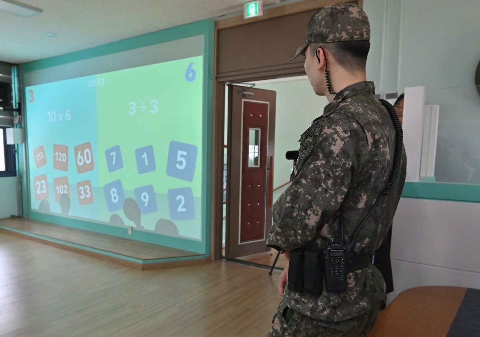 Students play a mixed reality game
